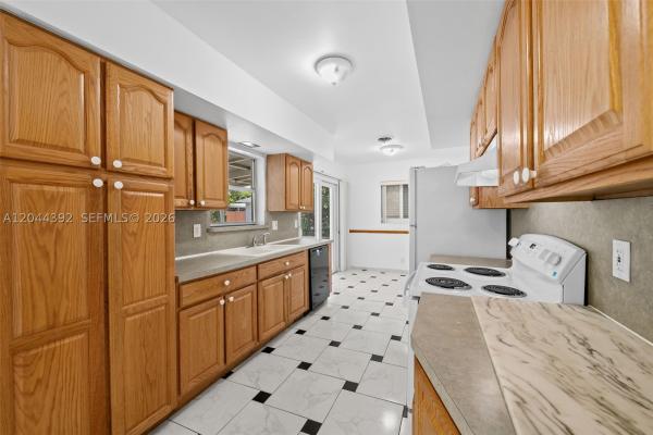 Hollywood Hills, 733 N Rainbow Dr, Hollywood, Florida 33021, image 1