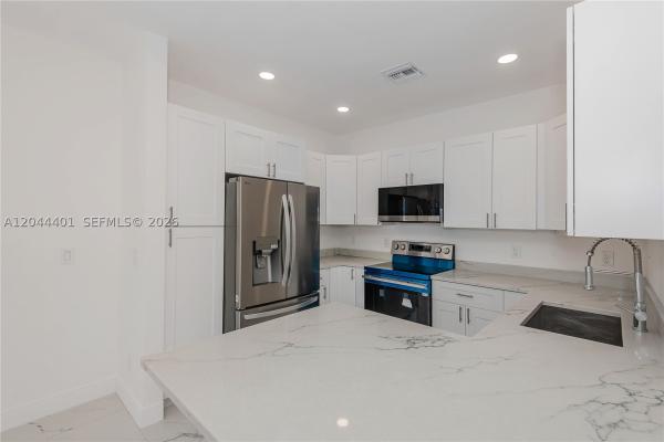 College, Dania Beach, Florida 33004, image 2