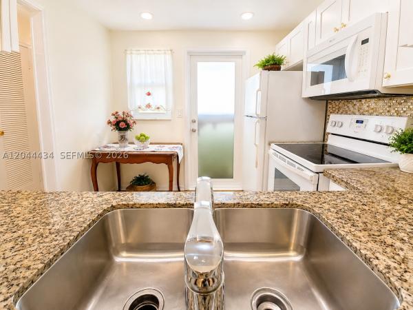 Meadowbrook Towers, 300 NE 12th Ave #606, Hallandale Beach, Florida 33009, image 2
