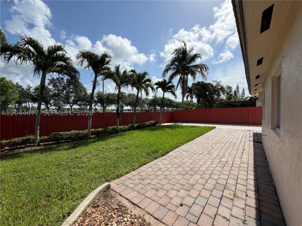 7753 NW 201st Ter, Hialeah, Florida 33015, image 2