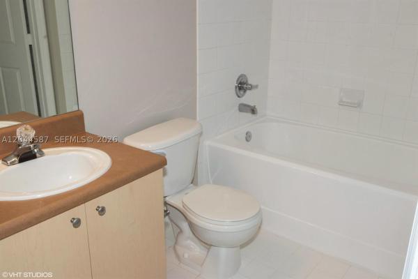 Emerald Isle At Laguna Lakes, 4081 San Marino Blvd #303, West Palm Beach, Florida 33409, image 2