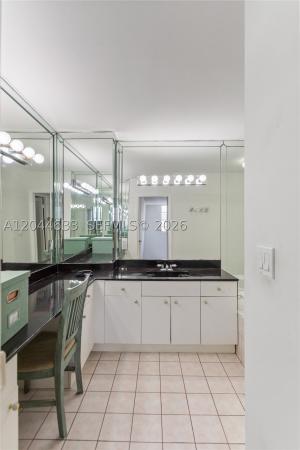 3725 S Ocean Dr #1117, Hallandale Beach, Florida 33019, image 2