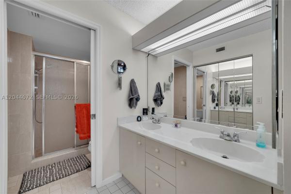 7250 Fairfax Dr #302, Tamarac, Florida 33321, image 2