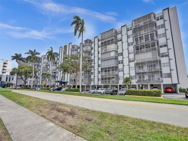 Fairways Riviera, 200 Diplomat Pkwy #432, Hallandale Beach, Florida 33009, image 2