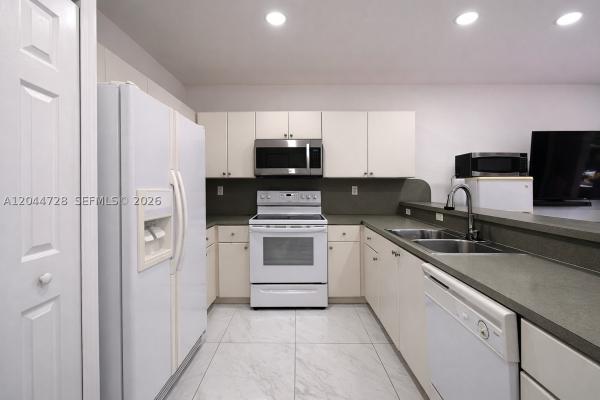 9133 SW 152nd Path, Unincorporated Dade County, Florida 33196, image 2