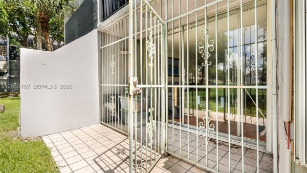 110 Fontainebleau Blvd #101, Unincorporated Dade County, Florida 33174, image 2