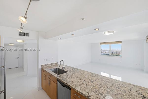 The Floridian, 650 West Ave #2912, Miami Beach, Florida 33139, image 1