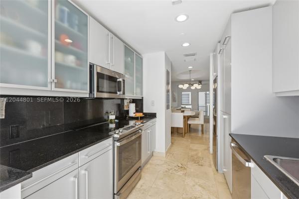 Washington Corner, 204 Washington Ave #13, Miami Beach, Florida 33139, image 2