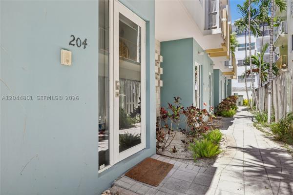 Washington Corner, 204 Washington Ave #13, Miami Beach, Florida 33139, image 3