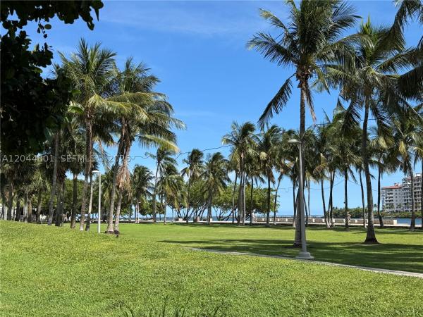 Washington Corner, 204 Washington Ave #13, Miami Beach, Florida 33139, image 2