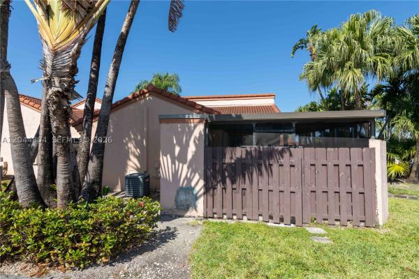 17059 NW 60th Ct, Hialeah, Florida 33015, image 2