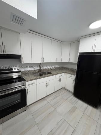 447 NE 195th St #214, Unincorporated Dade County, Florida 33179, image 2