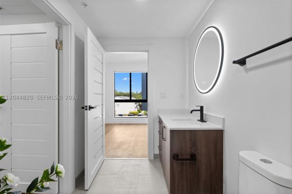 2479 NE 192nd St #308, Unincorporated Dade County, Florida 33180, image 1