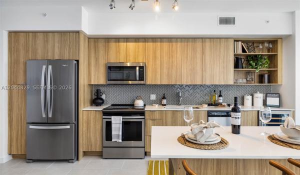 2150 N Bayshore Dr #1602, Miami, Florida 33137, image 2