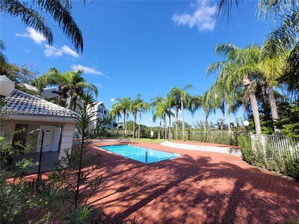 LakeView Club, 2890 N Oakland Forest Dr #102, Oakland Park, Florida 33309, image 2