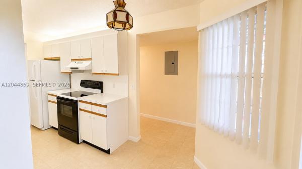 Hawthorne At Century Village, 12900 SW 13th St #413E, Pembroke Pines, Florida 33027, image 2