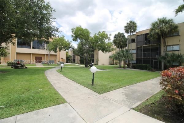 8415 SW 107th Ave #359W, Unincorporated Dade County, Florida 33173, image 2