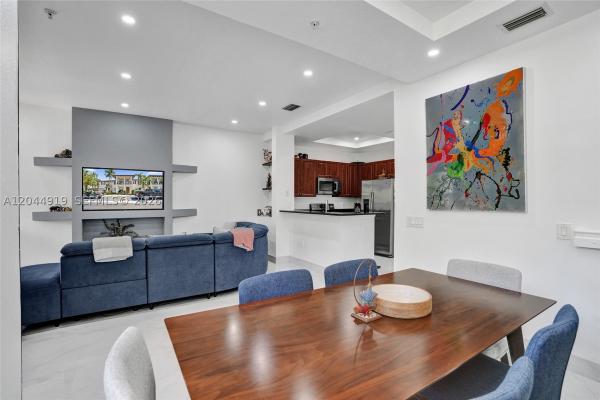 Paloma Lakes, 4760 Mimosa Pl #1015, Coconut Creek, Florida 33073, image 2