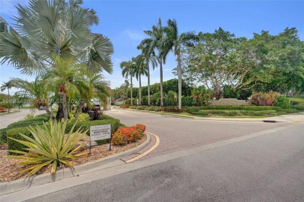 Keystone Lake, 19473 NW 24th Pl, Pembroke Pines, Florida 33029, image 2