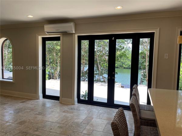 Royal Harbour Yacht Club, 6230 Paradise Point Dr, Palmetto Bay, Florida 33157, image 1