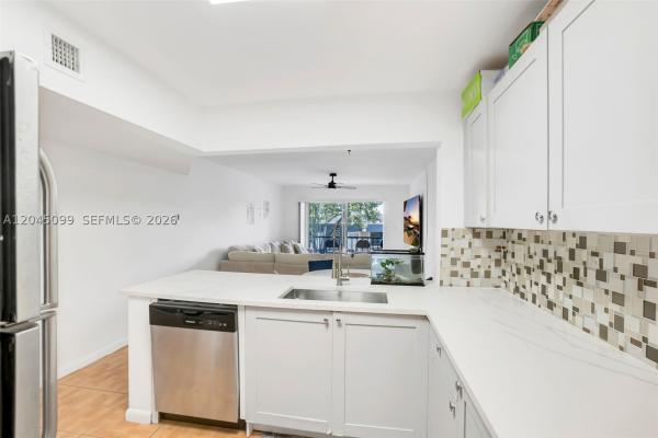 Versailles Gardens, 8020 N Colony Circle N. #304, Tamarac, Florida 33321, image 2