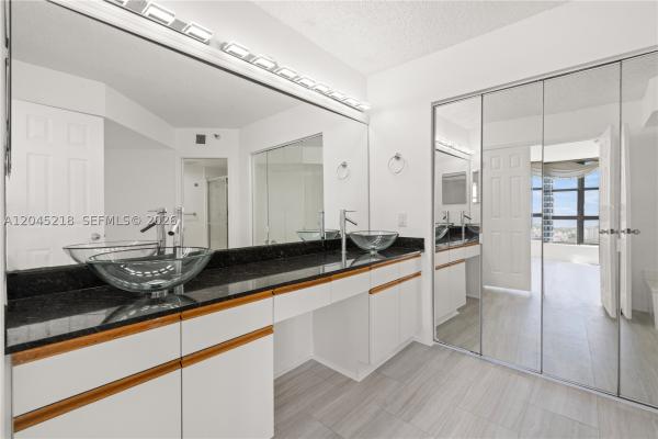 Mystic Pointe Tower 500, 3530 Mystic Pointe Dr #3206, Aventura, Florida 33180, image 3