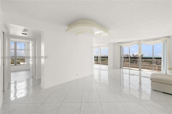 Mystic Pointe Tower 500, 3530 Mystic Pointe Dr #3206, Aventura, Florida 33180, image 2