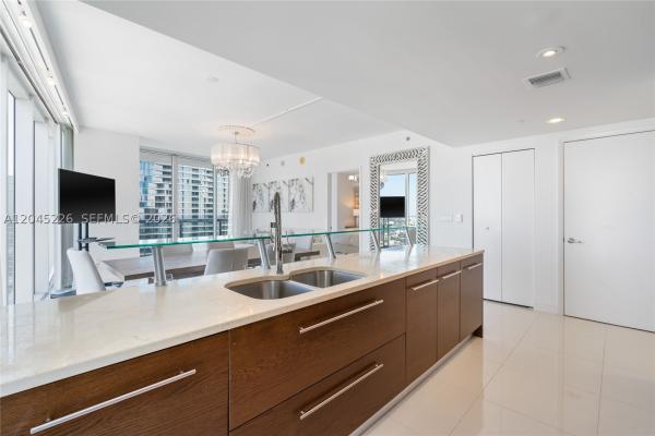 Icon Brickell Tower 1, 475 Brickell Ave #4315, Miami, Florida 33131, image 1