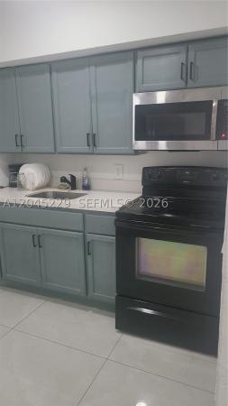 2467 NW 95th Ter #FRONT, Unincorporated Dade County, Florida 33147, image 2