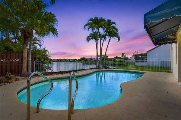 8165 NW 187th Ter, Hialeah, Florida 33015, image 2