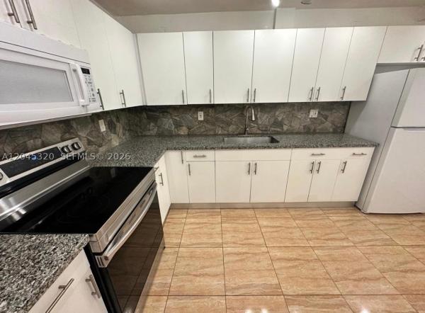 3 Horizons North, 1470 NE 125th Ter #412, North Miami, Florida 33161, image 3