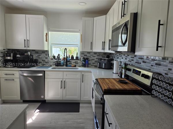 Kendall Green, 140 NW 18th St, Pompano Beach, Florida 33060, image 1