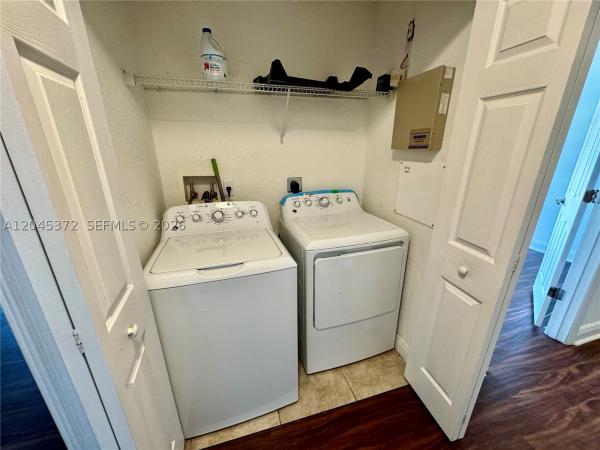 Darlington Park, 9763 Darlington Pl, Cooper City, Florida 33328, image 2