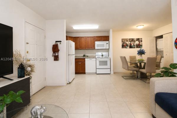 7090 NW 179th St #108, Hialeah, Florida 33015, image 2