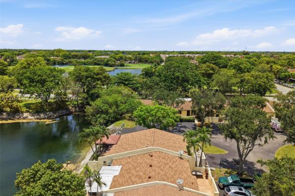 13776 Kendale Lakes Dr, Unincorporated Dade County, Florida 33183, image 3