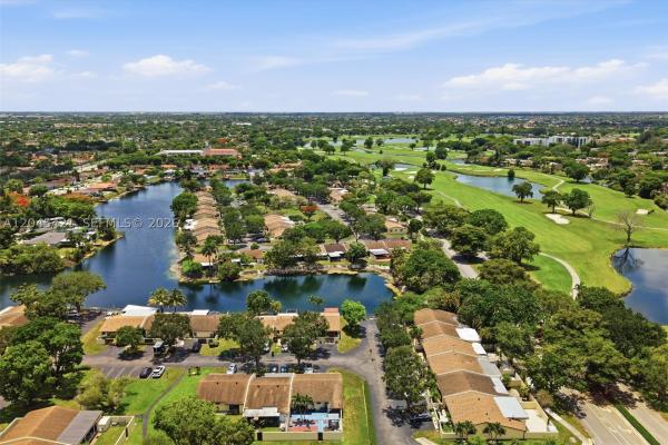 13776 Kendale Lakes Dr, Unincorporated Dade County, Florida 33183, image 2