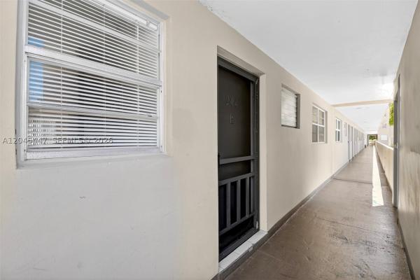 1710 NE 191st St #206-3, Unincorporated Dade County, Florida 33179, image 3