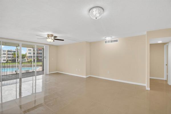 1710 NE 191st St #206-3, Unincorporated Dade County, Florida 33179, image 3