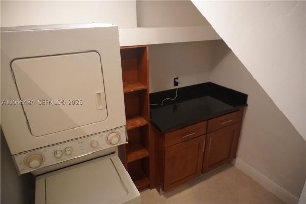 Fairgreen, 2880 Pine Tree Dr #7, Miami Beach, Florida 33140, image 1