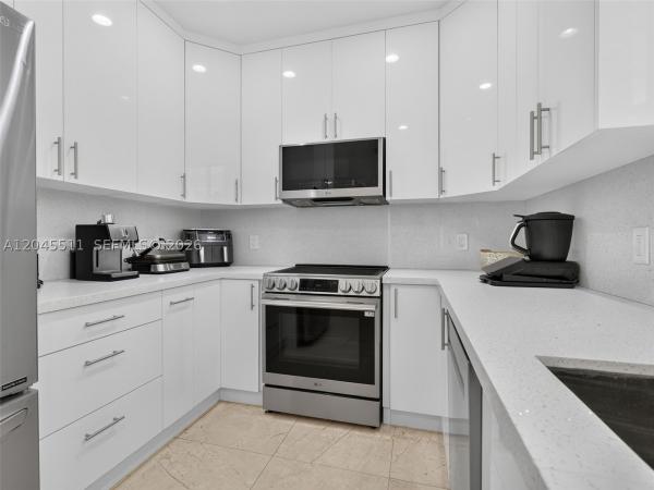 The Glades, 1401 Canary Island Dr, Weston, Florida 33327, image 2