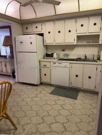 Del Prado, 18051 Biscayne Blvd #803-1, Aventura, Florida 33160, image 3