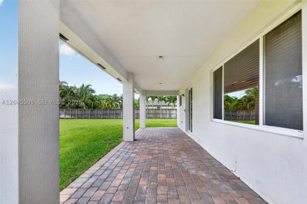 20943 SW 133rd Ave, Unincorporated Dade County, Florida 33177, image 3
