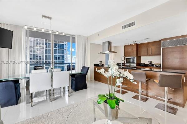 Icon Brickell Tower 3, 485 Brickell Ave #3602, Miami, Florida 33131, image 2