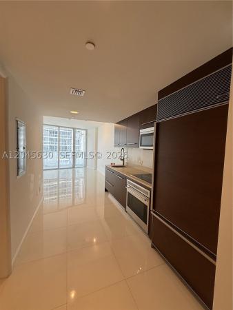 Icon Brickell Tower 2, 495 Brickell Ave #3106, Miami, Florida 33131, image 2