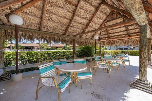 Harbourwood Villas, 601 Leslie Dr, Hallandale Beach, Florida 33009, image 2