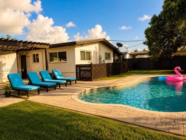 Pine Tree Manor, 19540 Christmas Rd, Cutler Bay, Florida 33157, image 1