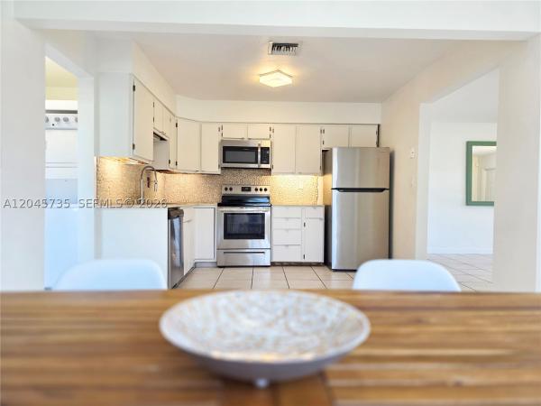 Hollywood Park, 2111 N 26th Ave #N, Hollywood, Florida 33020, image 2