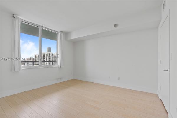 One Miami East, 335 S Biscayne Blvd #3503, Miami, Florida 33131, image 2