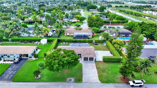 11632 SW 127th Ter, Unincorporated Dade County, Florida 33176, image 2