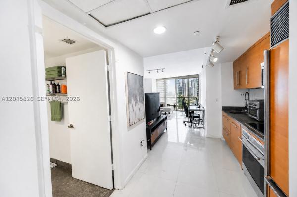 Icon Brickell Tower 1, 475 Brickell Ave #2010, Miami, Florida 33131, image 2